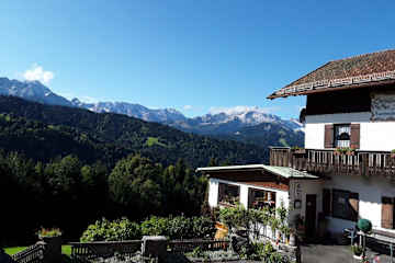 Von der Pfeiffer Alm genießt man eine wunderbare Aussicht.