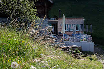 Äugstenhütte mit Terrasse