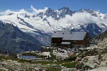 Die Almagellerhütte im Wallis