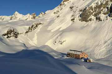 Claridenhütte im Winter