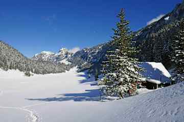 Das Naturfreundehaus Tannhütte liegt am Sämtiersee im Kanton Appenzell Innerrhoden. 