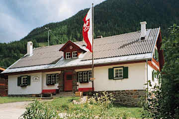 Die Talhütte Zwieselstein liegt in der Tiroler Ortschaft Zwieselstein zwischen Sölden und Gurgl in den Ötztaler Alpen. 