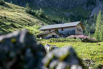 Die Sarotlahütte liegt auf 1.611 m im Rätikon in Vorarlberg.