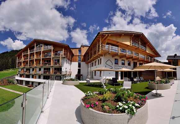 Almfamilyhotel Aussen