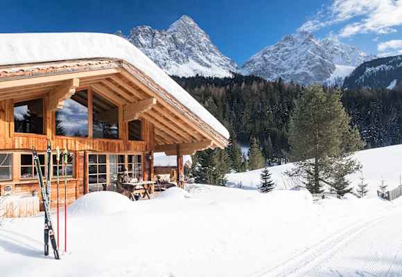 Chalet Resort LaPosch Außenansicht Winter