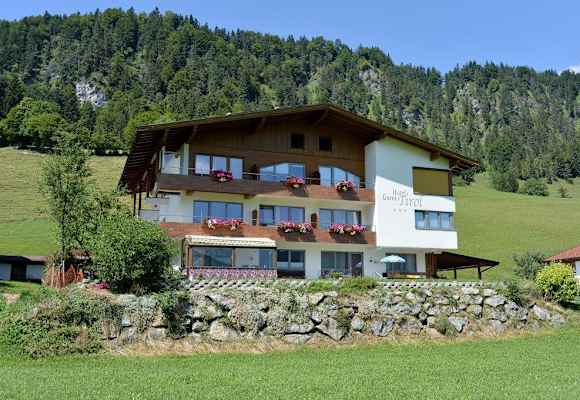 Hotel Garni Tirol Aussenansicht