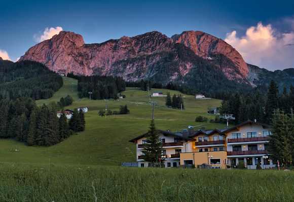 Gasthaus-Landhotel-Traunstein-Sommer.JPG 