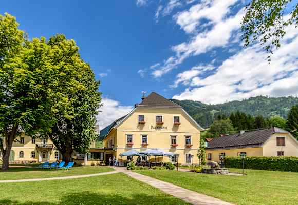 Landhotel Gut Puttererseehof Aussen