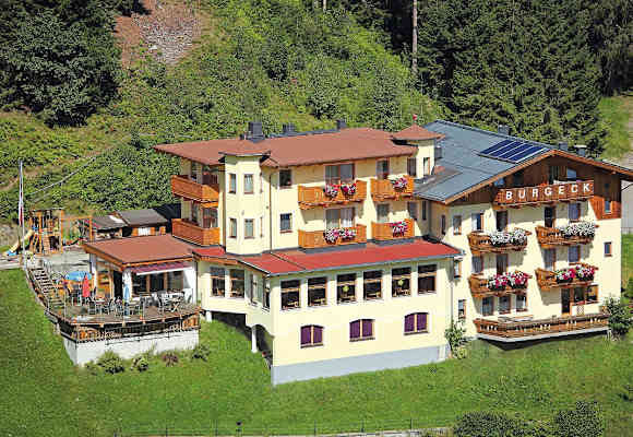 Panoramahotel-Bureck-Aussen