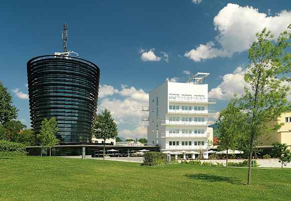 Parkhotel Hall Aussenansicht Sommer