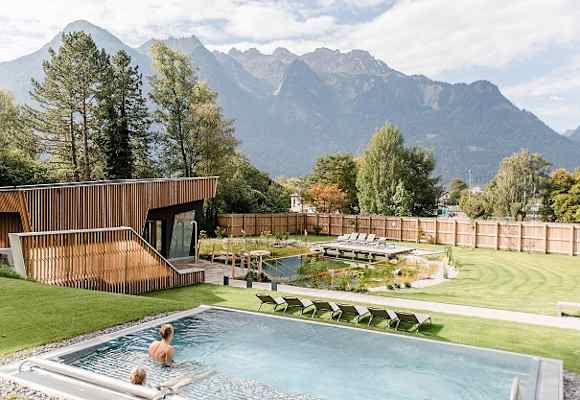 VAL-BLU-Resort-Hotel-Aussen-Wellness