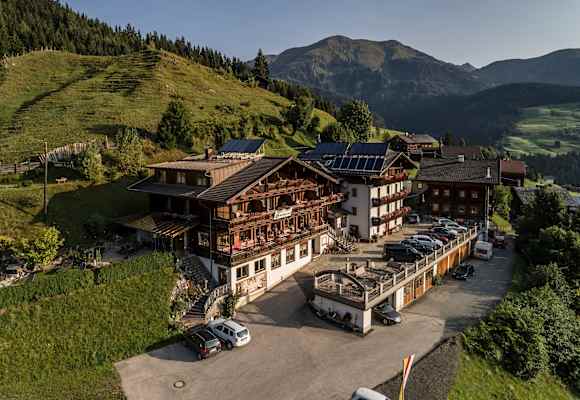 Alpenhotel Wanderniki Aussen