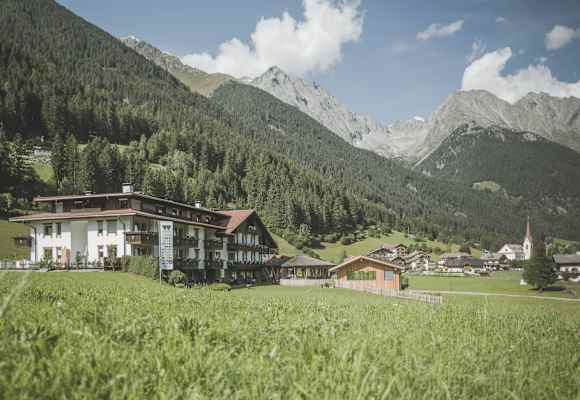 Hotel Vierbrunnenhof