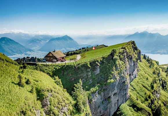 Die Rigi, im Herzen der Schweiz, ist einer von vielen Bergen, dessen Umgebung frei von Verkehrslärm und Abgasen ist.  