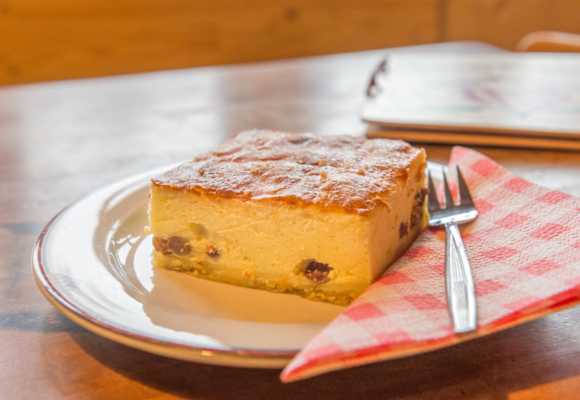 Topfenkuchen von der Ennser Hütte