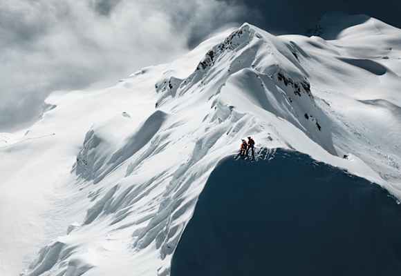 Anna Wallner nimmt die Zuschauer mit ins Freeride-Paradies am Arlberg.