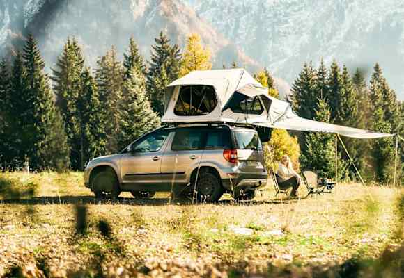 Aufklappen und wohlfühlen: Das Quechua Dachzelt MH500 verwandelt sich in unter fünf Minuten in dein komfortables Outdoor-Zuhause.