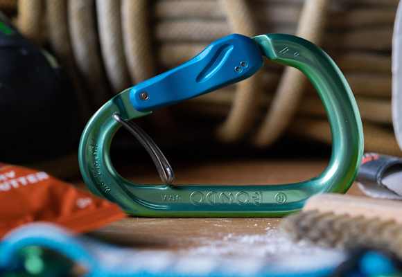Eine Innovation, made in Tirol: Der HMS RONDO Slide-Autolock, seines Zeichens schnellster Karabiner-Verschluss der Welt. 