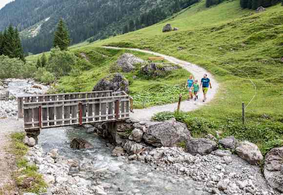 Das Kleinwalsertal hat es sich zur Aufgabe gemacht, Outdoor-Enthusiasten dazu einzuladen, die Natur bewusst zu erleben.