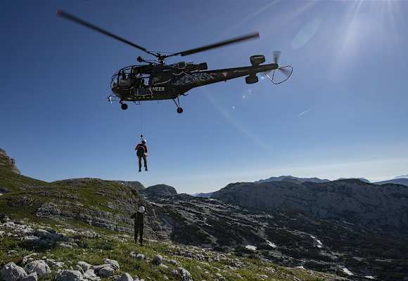 Helikopter in den Bergen