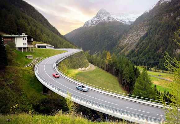Die Felbertauernstraße ist Osttirols Lebensader und führt mitten durch die Region.