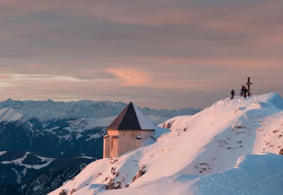 Ausblick von der Deutschen Kapelle des Dobratsch (2.161 m) auf die Gailtaler Alpen