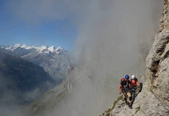 Unterwegs auf dem ersten Klettersteig der Schweiz im Berner Oberland