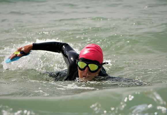 Langstreckenschwimmen gibt Energie und kühlt ab