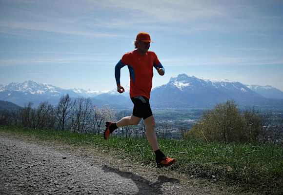  Jede Menge Glückshormone werden beim Laufen am Berg frei. 