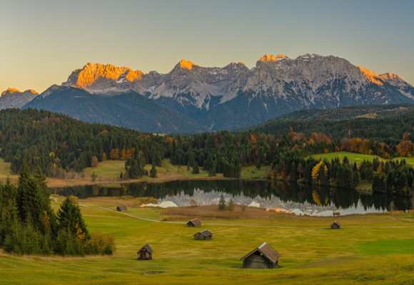 Der Geroldsee mit Blick auf das Karwendel