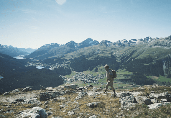 Abwechslungsreiche Weitwanderung von Poschiavo bis nach Maloja mit verschiedenen Blickpunkten auf das imposante Berninamassiv.