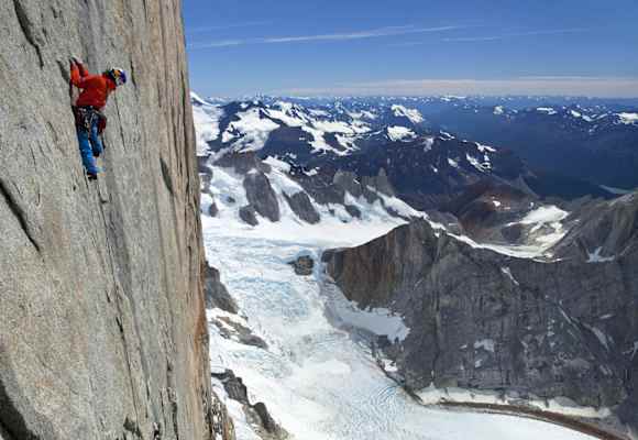David Lama erklimmt den Nordost-Grat des Cerro Torre
