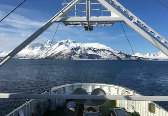 Einige Touren in den Lyngen Alps sind nur mit eine Fährüberfahrt zu erreichen.