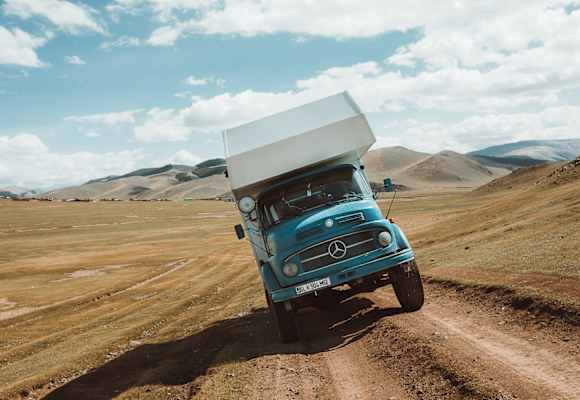 Akela Camping-Lastwagen durch die Mongolei
