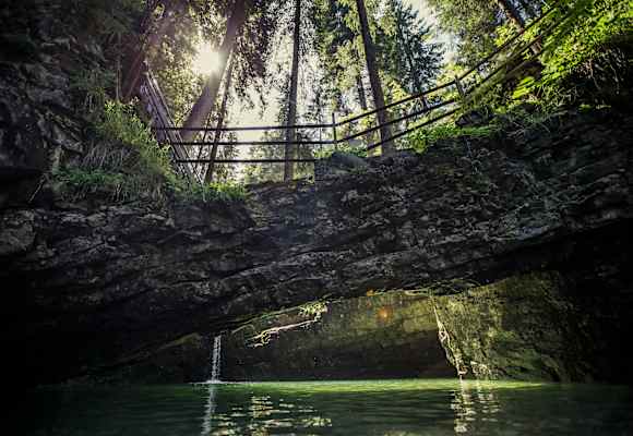 Die Naturbrücke ist nur einer der vielen wunderbaren Plätze im Kleinwalsertal