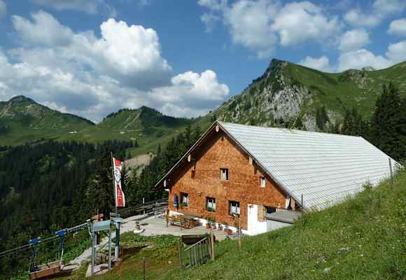 Die Gehrenalpe (1.610 m) in den Allgäuer Alpen
