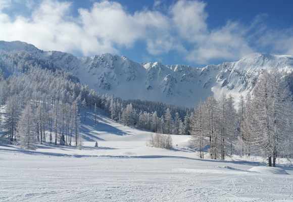 7 kostengünstige Skigebiete für deinen Winterurlaub