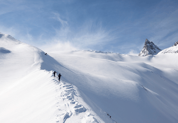 Skitourengehen in den Adula Alpen im Kanton Graubünden