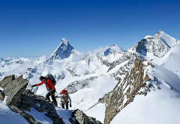 Mammut Alpine Festival: Bergsteiger in den Walliser Alpen rund um Zermatt