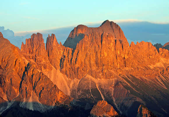 Alpenglühen an Rosengartenspitze und Vajolettürmen.