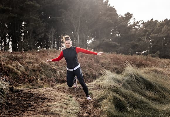 Der Salomon Speedcross blickt auf eine lange Erfolgsgeschichte zurück. Diesen Herbst erscheint der Kult-Schuh für Trailrunner bereits zum sechsten Mal im neuen Gewand.