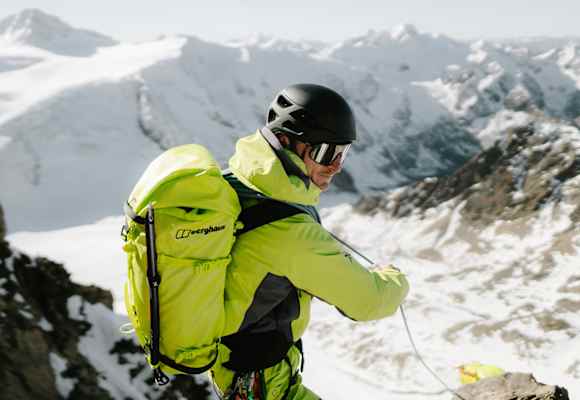 Bergwelten Hochtour Rucksack richtig packen Gletscher Wanderung