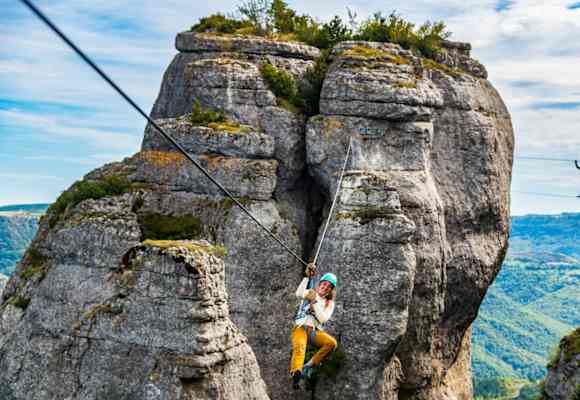 Nervenkitzel pur – beim Klettersteiggehen erlebst du die Berge aus einer völlig neuen Perspektive.
