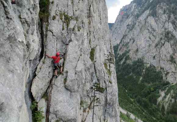 Luftige Kletterei in der Blechmauer