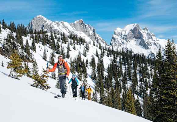 Wenn die ersten Schneeflocken vom Himmel fallen, wird das Gesäuse zum Skitouren-Paradies.