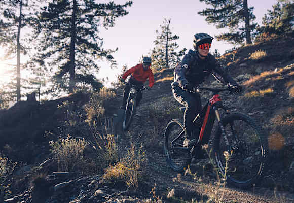 Für mehr Spaß am Trail sorgt ein perfektes Zusammenspiel aus E-Motor und Schaltung.