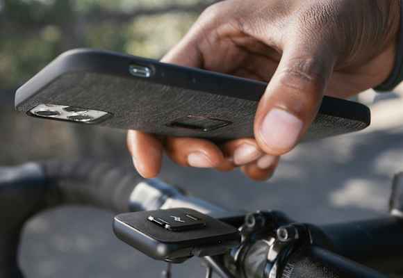 Eine Handy-Halterung ist das ideale Equipment, um sportliche Ambitionen gezielt zu verfolgen. 
