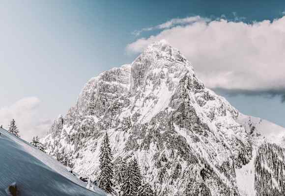 Skitourengeher im Gesäuse in der Steiermark