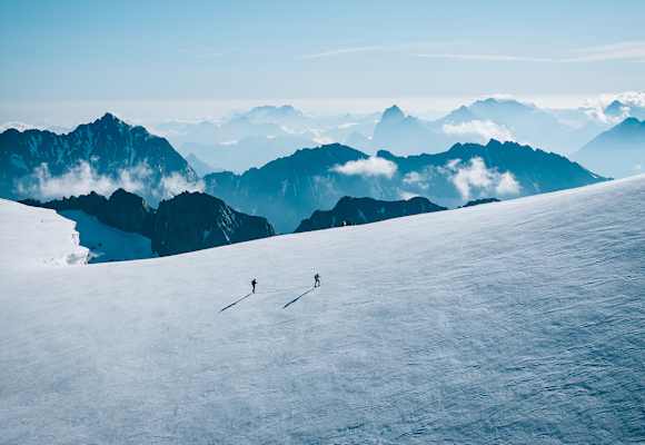 „Gipfeli of Switzerland“: Ein Abenteuerfilm in den schneebedeckten Schweizer Alpen.