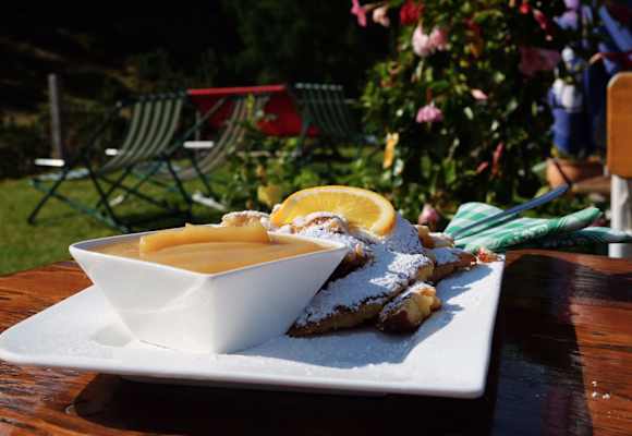 Kaiserschmarrn auf der Gasselhöh' Hütte in den Schladminger Tauern in der Steiermark